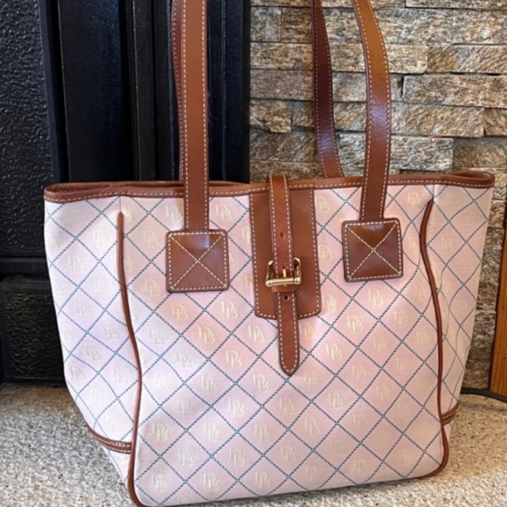 Dooney and Burke vintage tote shoulder bag
